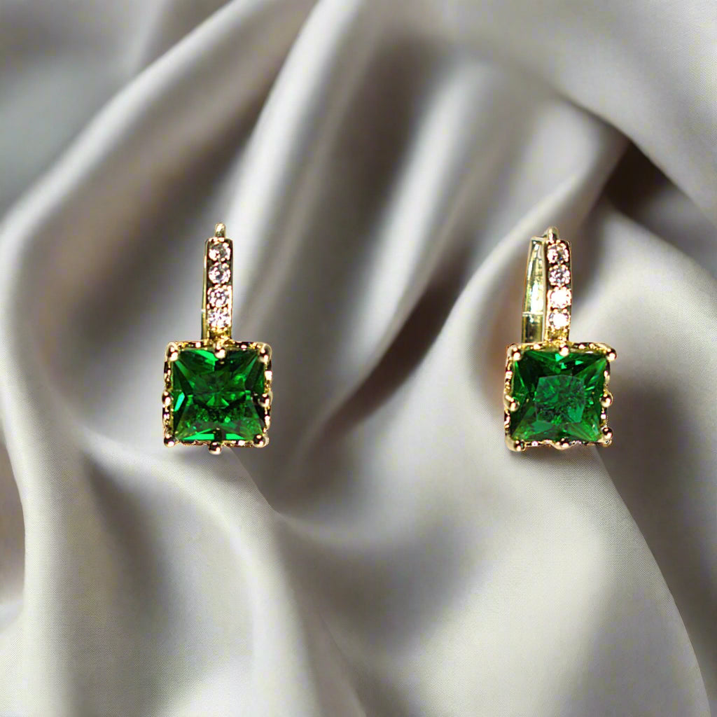 Cercei damă cu pietre zirconiu verde strălucitori, placați cu aur de 18k