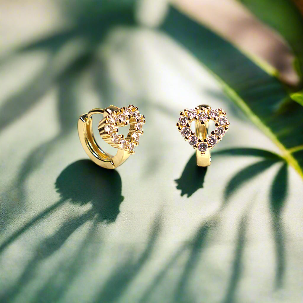 Cercei damă cu pietre zirconiu strălucitori, placați cu aur de 18k inima