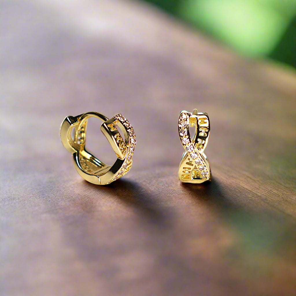 Cercei damă cu pietre zirconiu strălucitori, placați cu aur de 18k