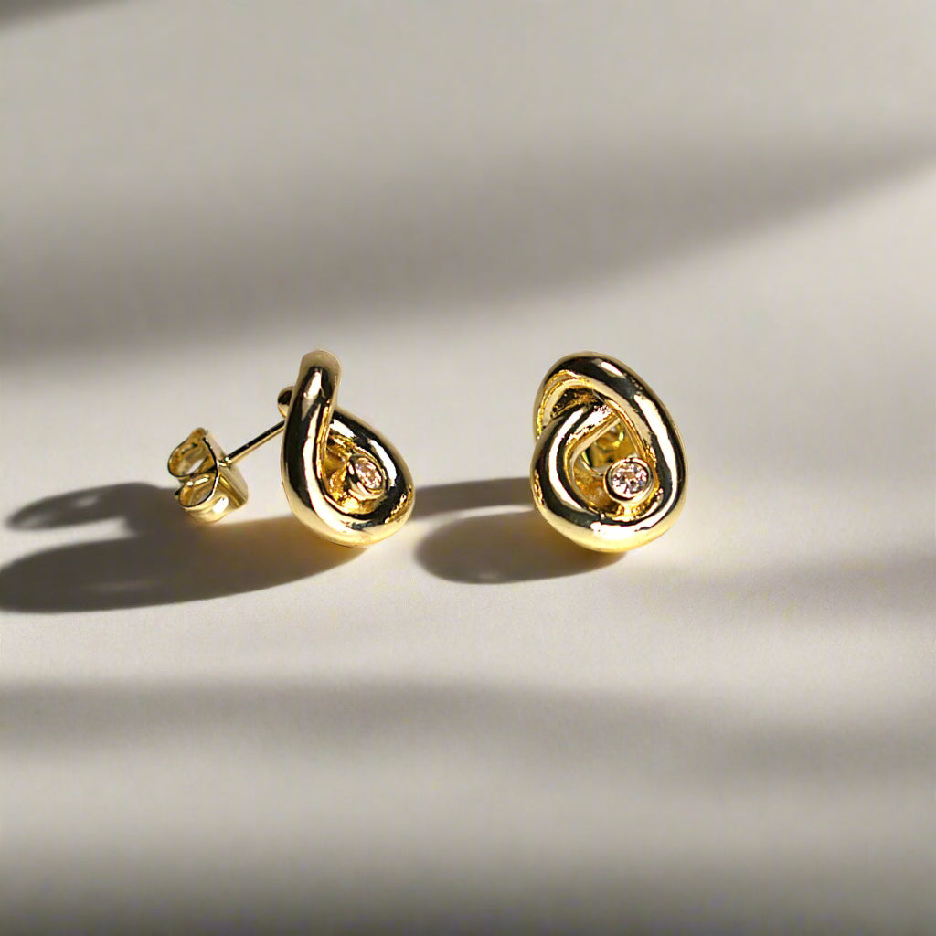 Cercei damă cu pietre zirconiu strălucitori, placați cu aur de 18k