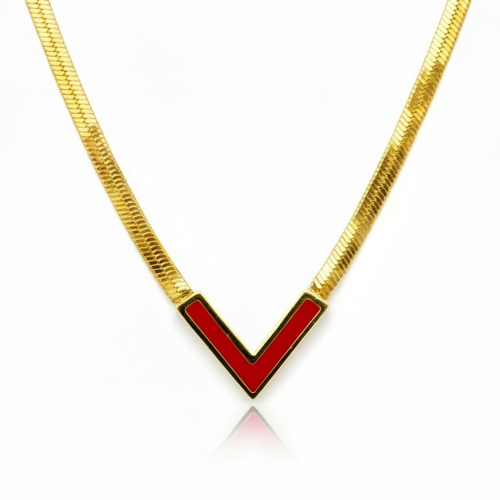 colier placat cu aur de 18K cu pandantiv elegant in forma de V