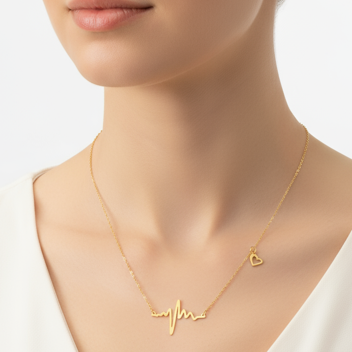 colier placat cu aur de 18K cu pandantiv elegant in forma de puls