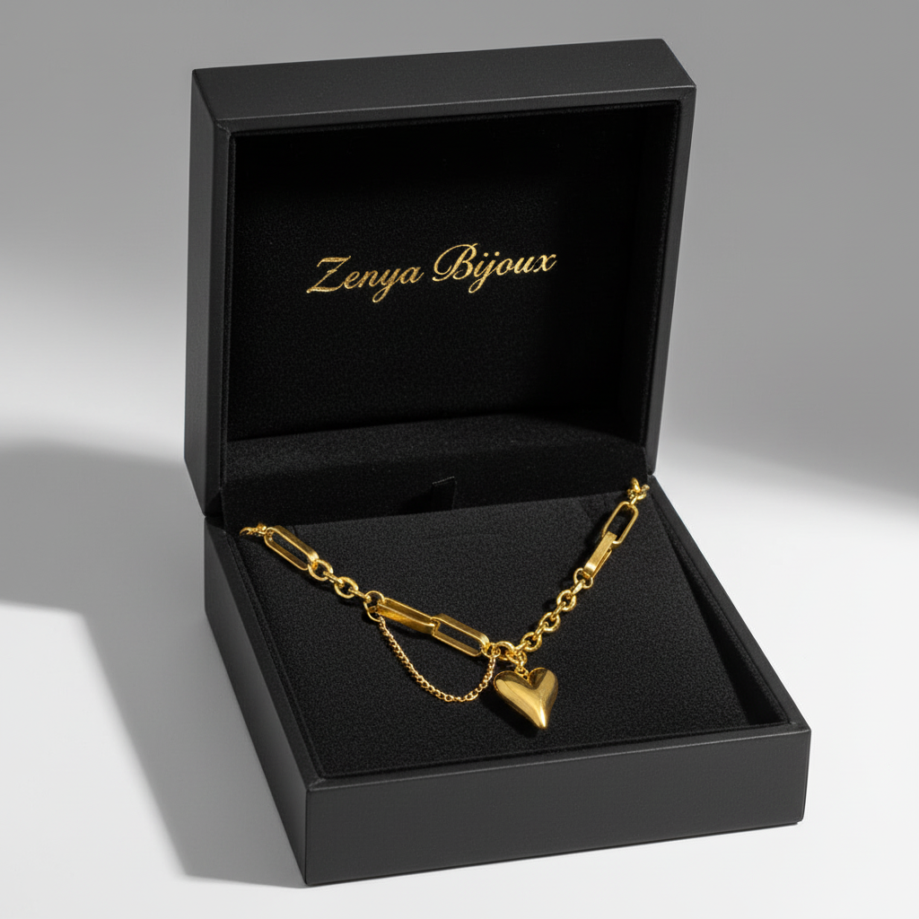 colier statement placat cu aur 18K – design modern pandantiv cu inima plina