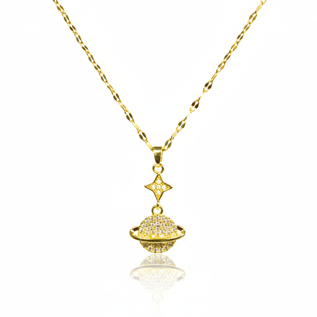 colier placat cu aur de 18K cu pandantiv in forma de planeta cu cerc si o stea deasupra