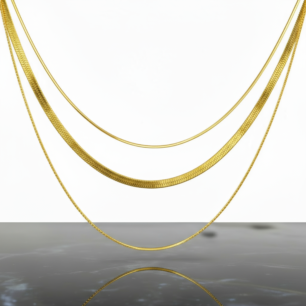 colier fin de damă cu 3 randuri de  lanț subțire placat cu aur