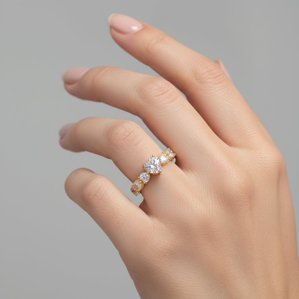 inel placat cu aur de 18K cu pietre cubic zirconia strălucitoare transparente