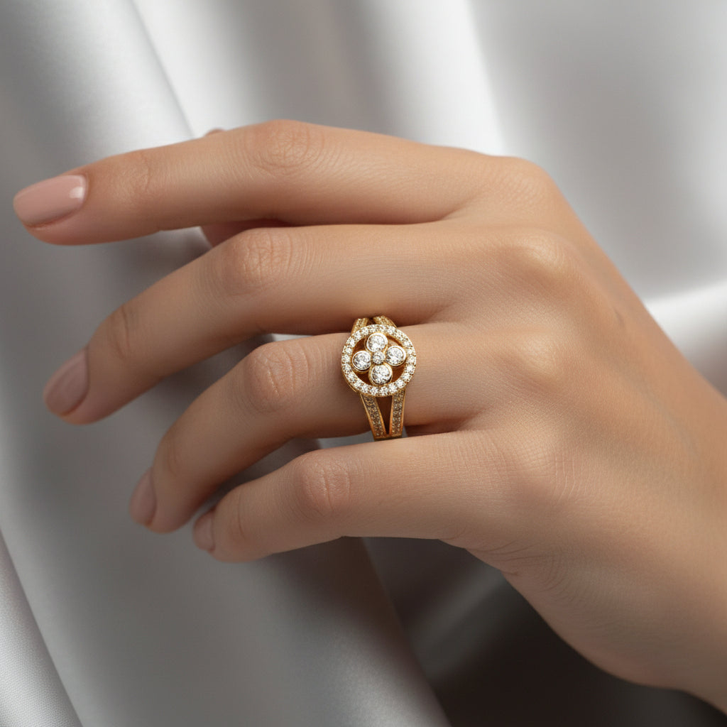 inel statement placat cu aur de 18K cu pietre cubic zirconia strălucitoare