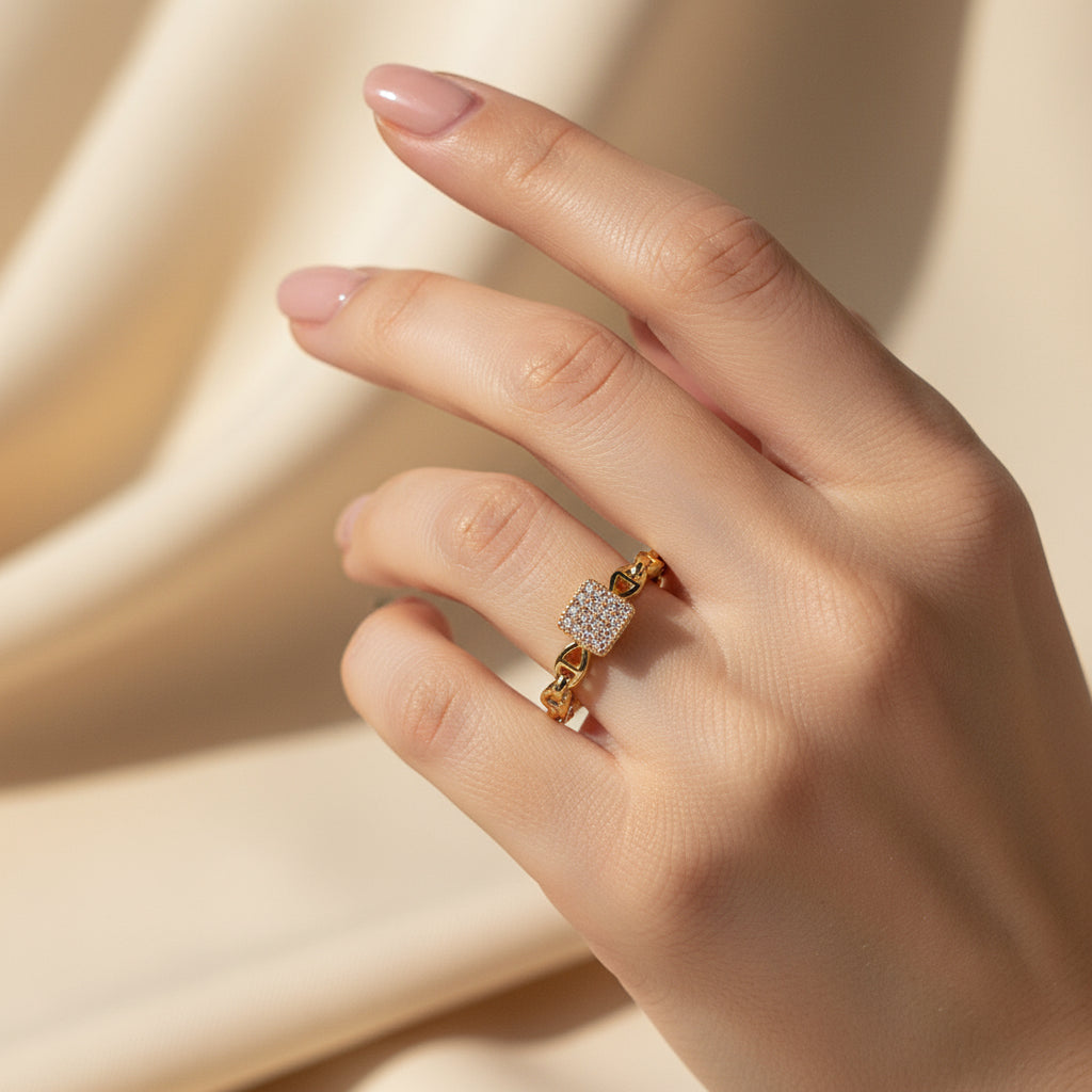 inel placat cu aur de 18K cu piatră cubic zirconia strălucitoare