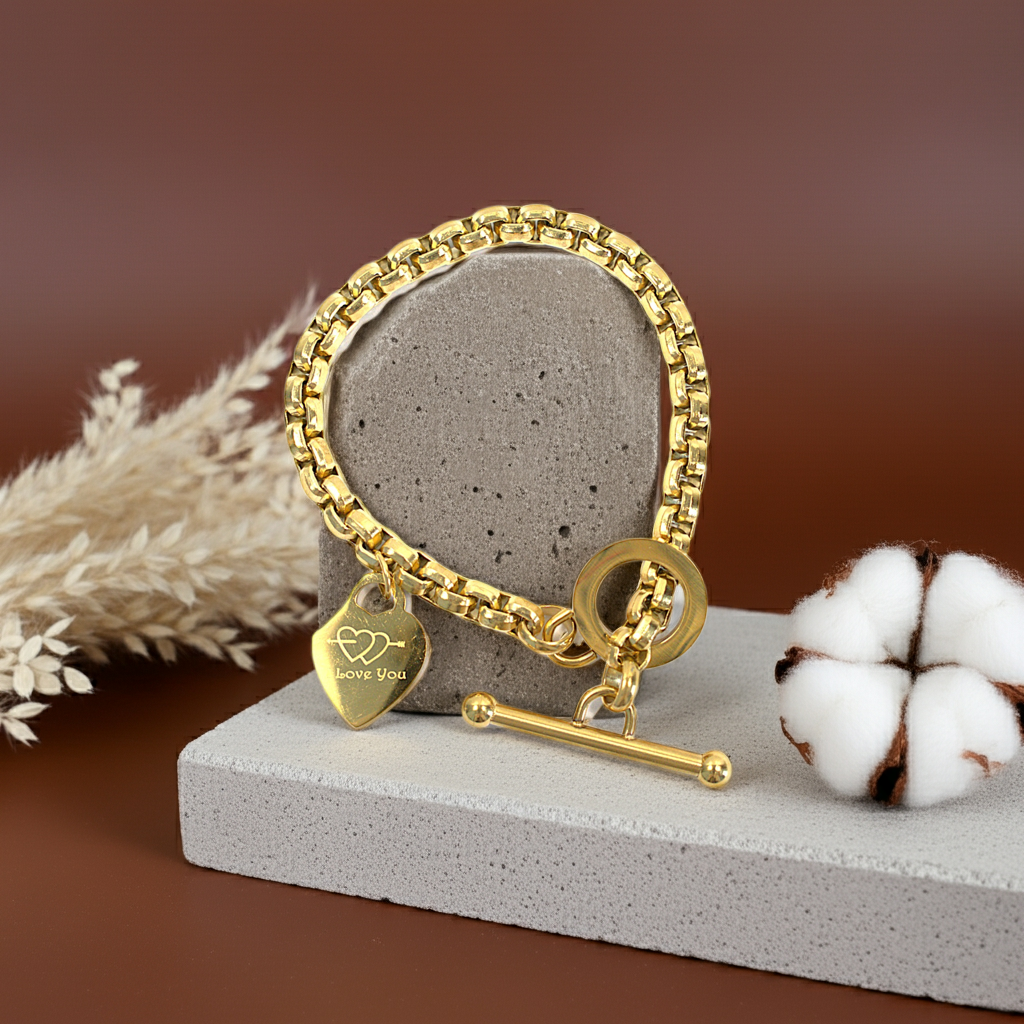 brățară statement din otel inoxidabil placată cu aur 18K,inchidere cu clapeta si charm cu inima gravata cu " I love you"