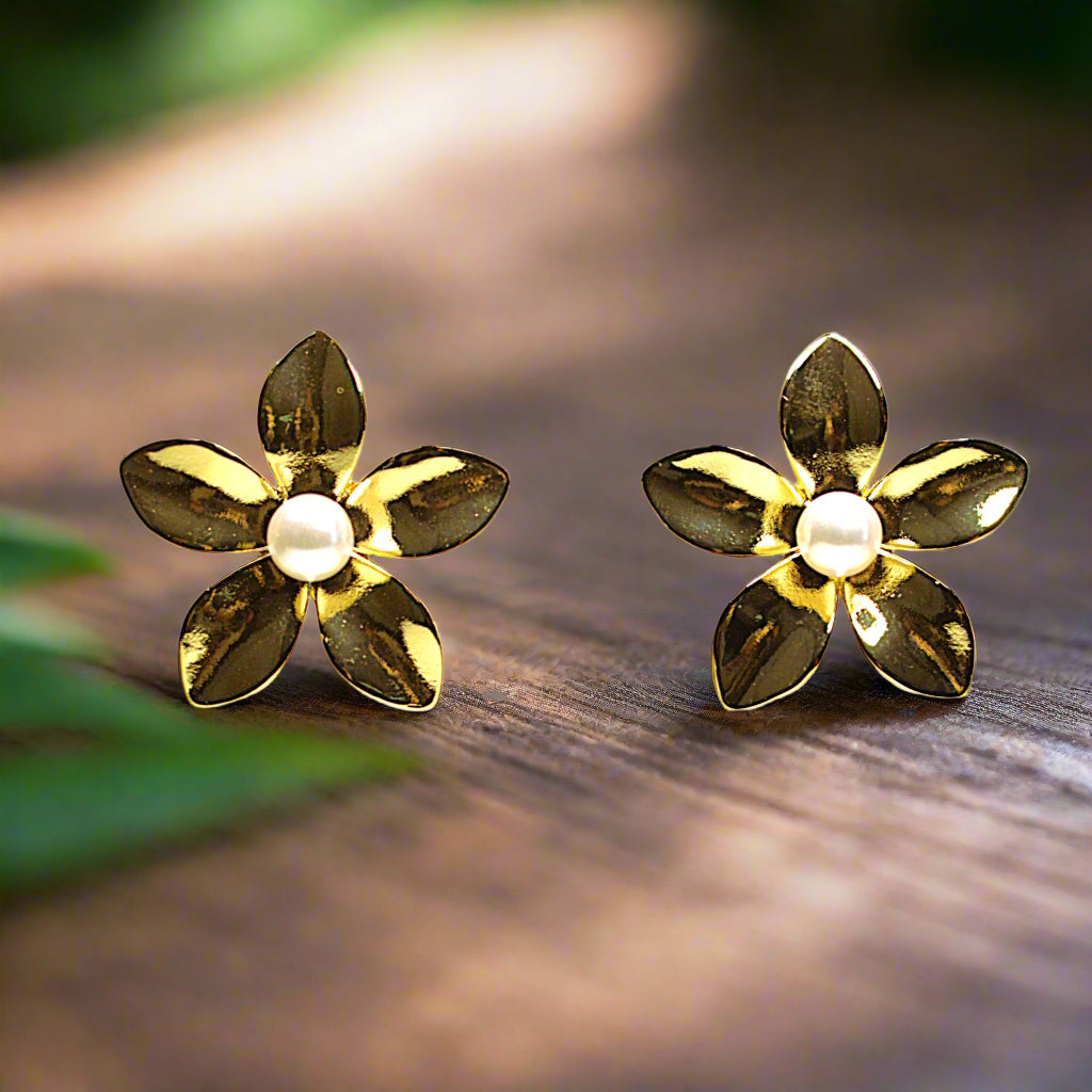 Cercei simpli damă eleganți din alamă placați cu aur de 18k si perla