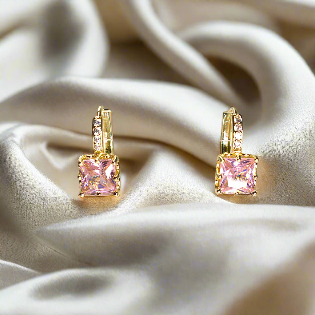 Cercei damă cu pietre zirconiu roz strălucitori, placați cu aur de 18k 