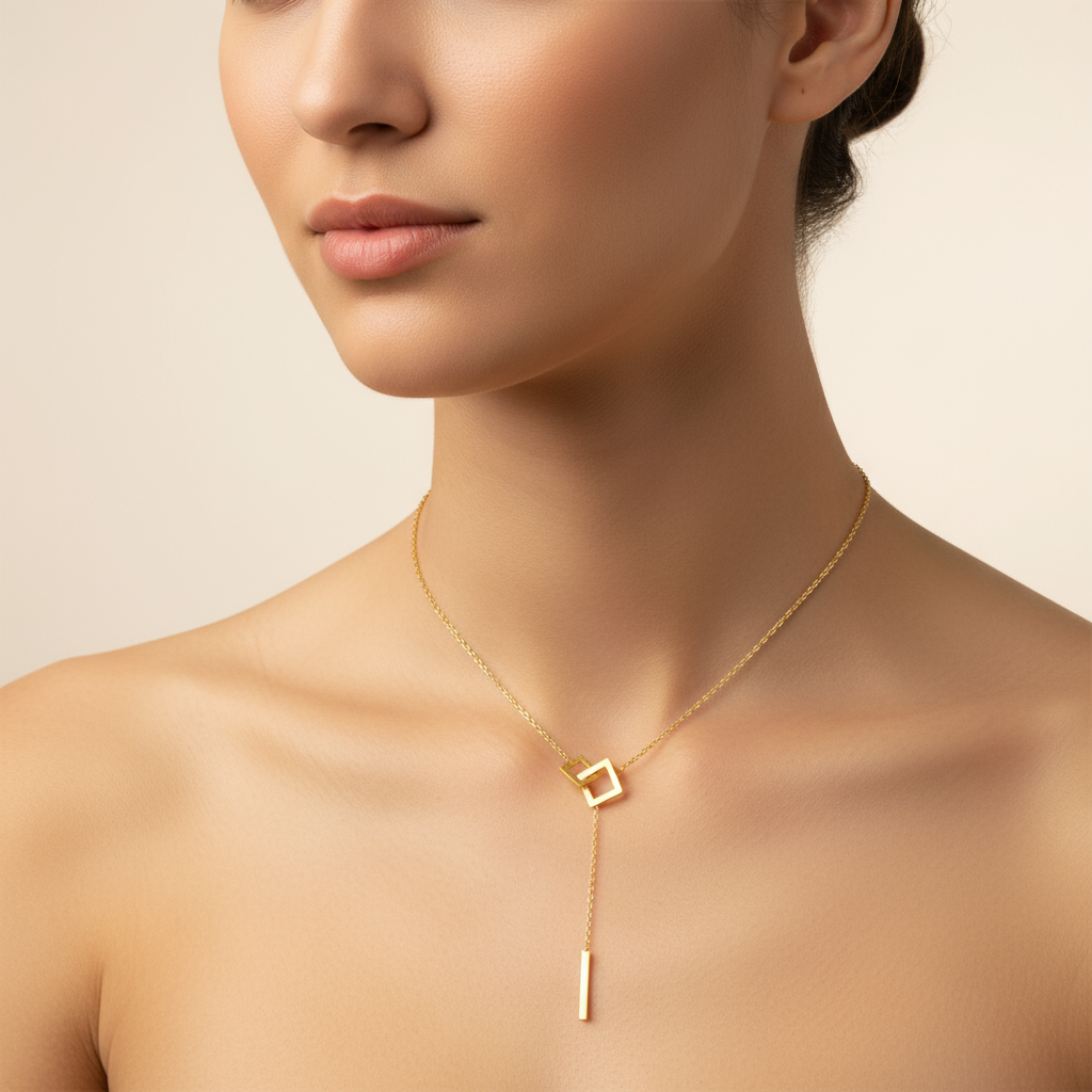 colier placat cu aur de 18K cu pandantiv elegant