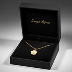 colier placat cu aur de 18K cu pandantiv elegant cu floare alba cu sclipici