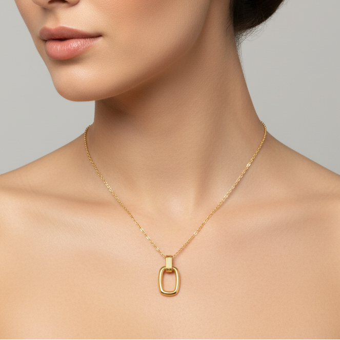 colier placat cu aur de 18K cu pandantiv elegant in forma de dreptunghi gol