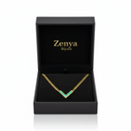 colier placat cu aur de 18K cu pandantiv V margine aurie si interior verde