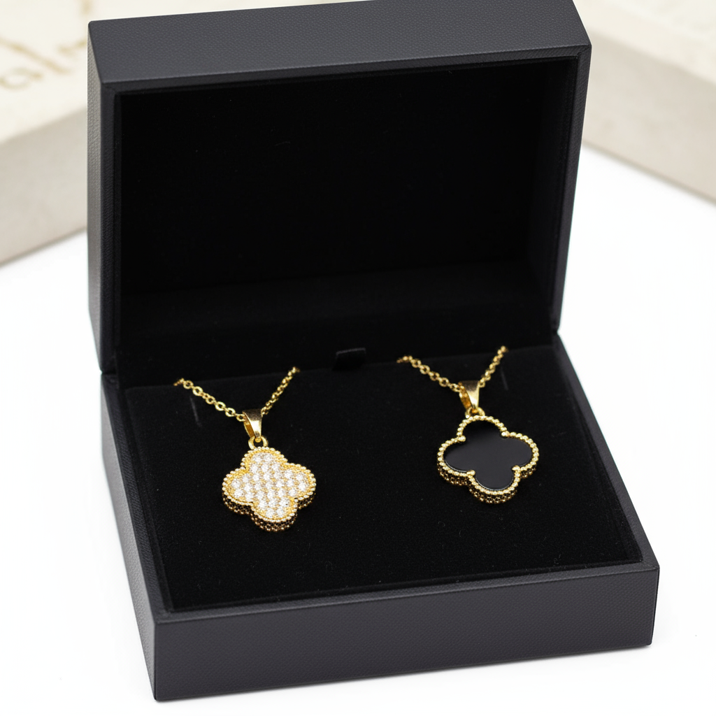 colier placat cu aur de 18K cu pandantiv elegant cu trifoi cu 2 fete