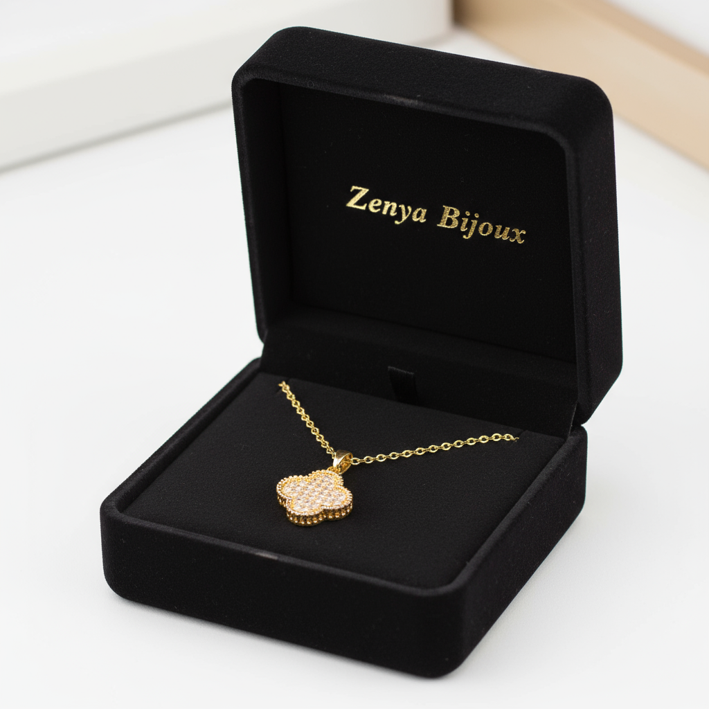 colier placat cu aur de 18K cu pandantiv elegant cu trifoi cu 2 fete