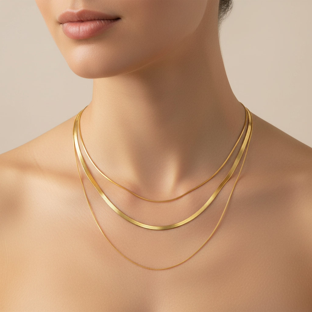 colier fin de damă cu 3 randuri de  lanț subțire placat cu aur