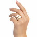 inel reglabil placat cu aur de 18K – stil minimalist cu alb