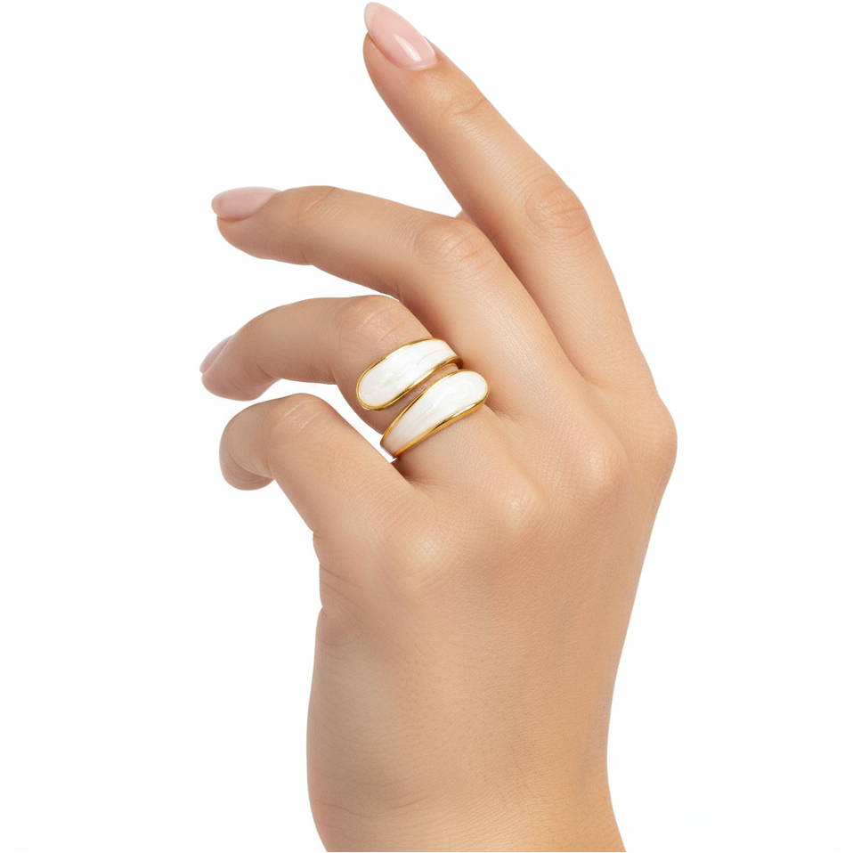 inel reglabil placat cu aur de 18K – stil minimalist cu alb