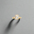 inel placat cu aur de 18K cu pietre cubic zirconia strălucitoare