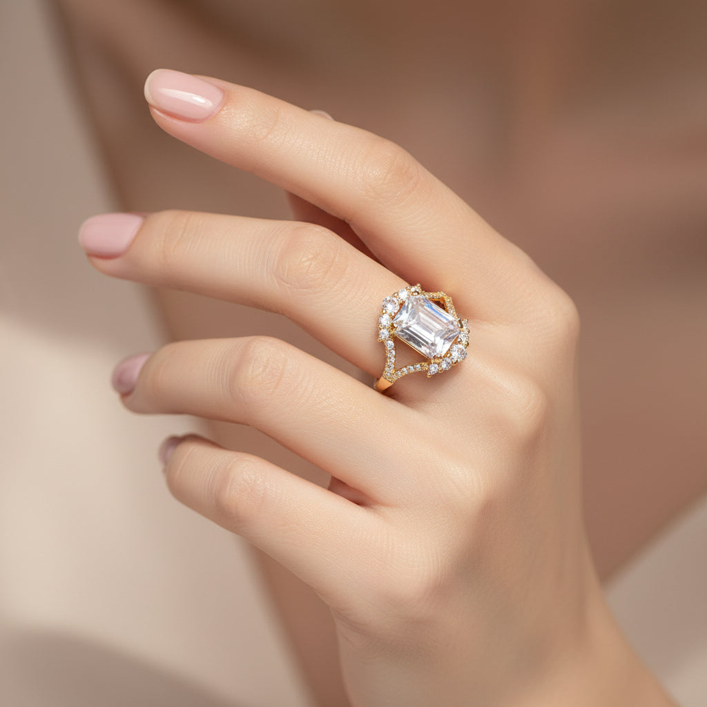 inel placat cu aur de 18K cu piatră cubic zirconia strălucitoare mare transparenta