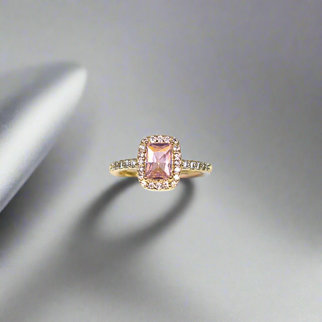 inel placat cu aur de 18K cu pietre cubic zirconia strălucitoare roz