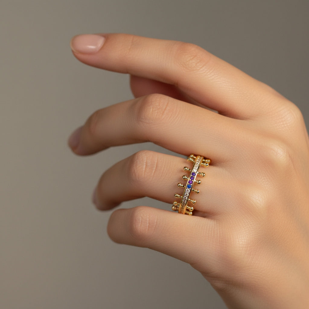 inel placat cu aur de 18K cu pietre cubic zirconia strălucitoare