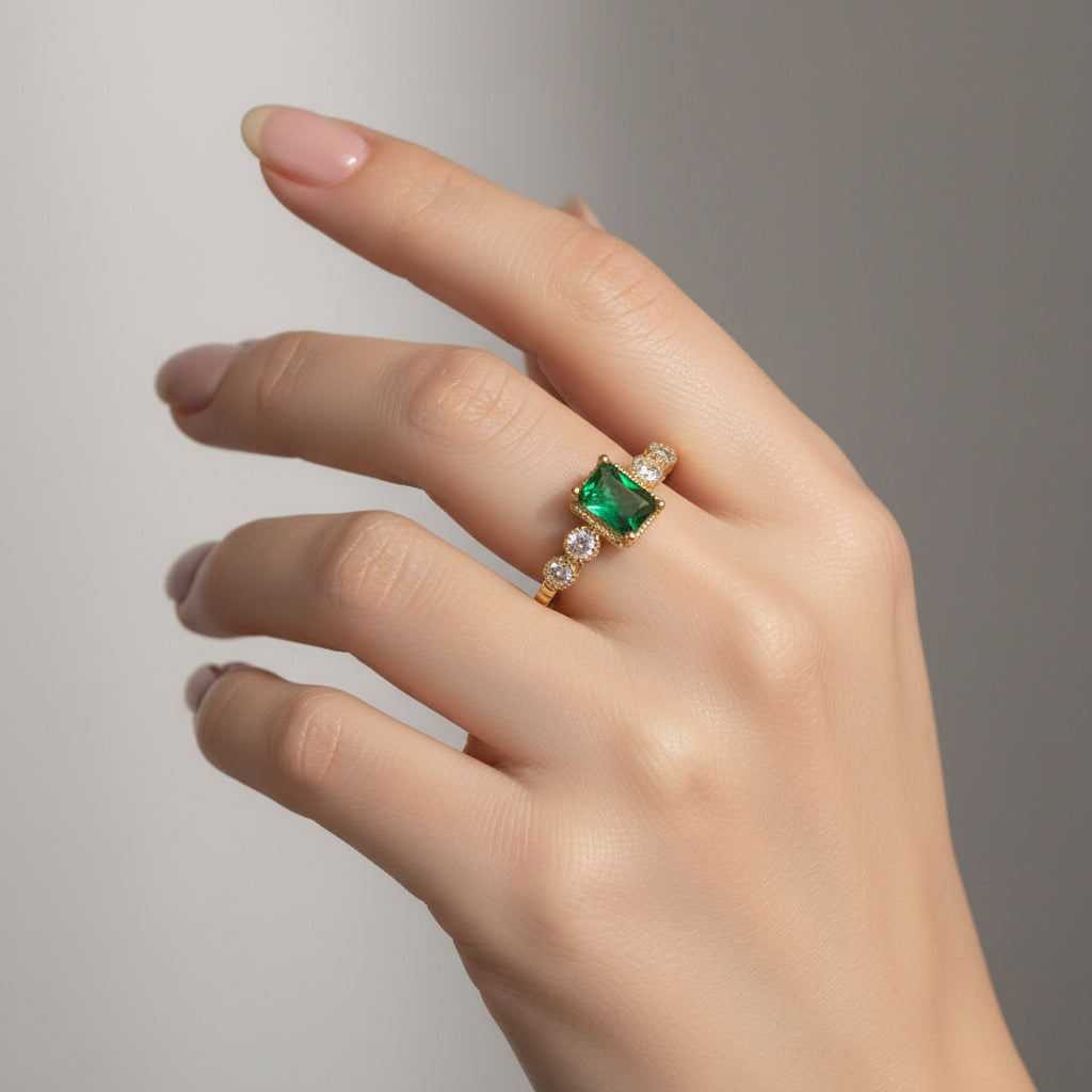 inel placat cu aur de 18K cu piatră cubic zirconia strălucitoare verde